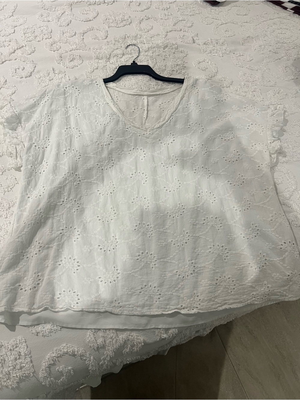 EMERY ROSE Plus Size 5XL White Floral Eyelet Embroidered Ruffle-Sleeve Blouse